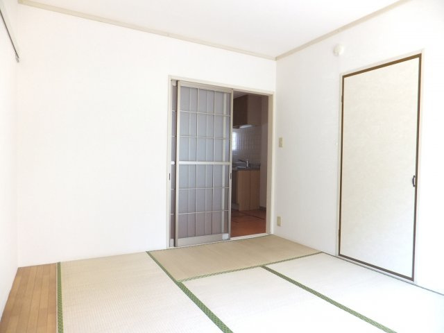 シャトル山崎Ａの和室