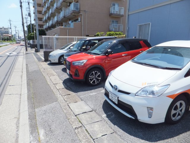シャトル山崎Ａの駐車場