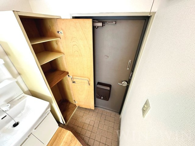 レリブ南小池の玄関