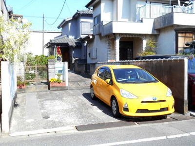 【駐車場】 | 中古戸建　蓮田市　西新宿5丁目　全1棟　1号棟　40坪 | ・バス便11分停歩12分・駐車場2台車種により・南向き・4DKとバルコニー・黒浜西小・黒浜西中・