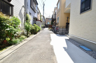 【前面道路含む現地写真】 | 現地見学や資料請求などお気軽にお問合わせ下さい。
周辺環境とあわせて現地ご案内致します。