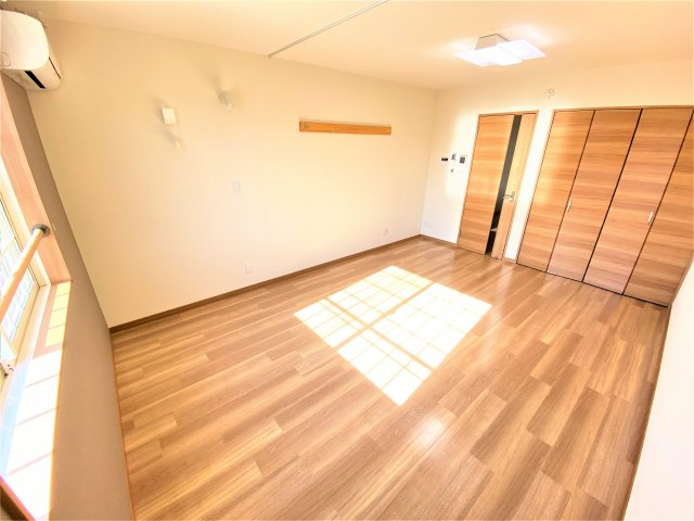 Mare Eastの居間・リビング