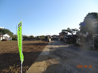 【前面道路含む現地写真】 | 久喜市菖蒲町下栢間　建築条件なし売地　土地広々156坪