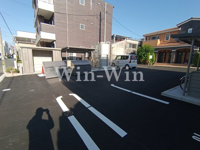 M グレイン Ⅴの駐車場