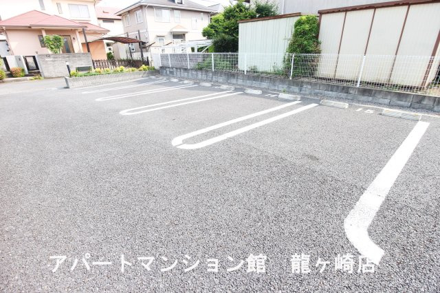 ベルカルムⅠの駐車場