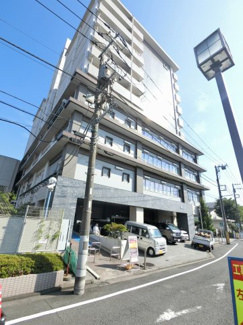 【外観】 | 総戸数５４戸、昭和４６年７月築、管理人は巡回勤務につき管理体制良好です♪