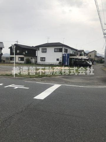 ５６５５５　関市側島土地の外観