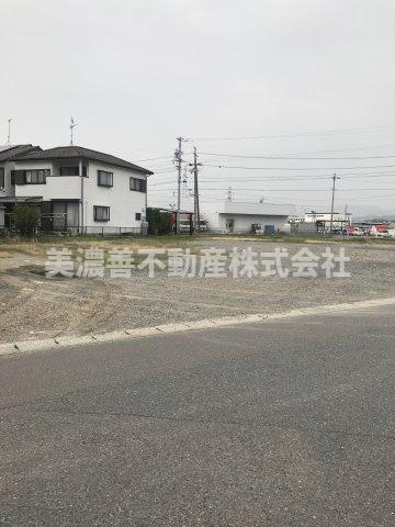５６５５５　関市側島土地の外観