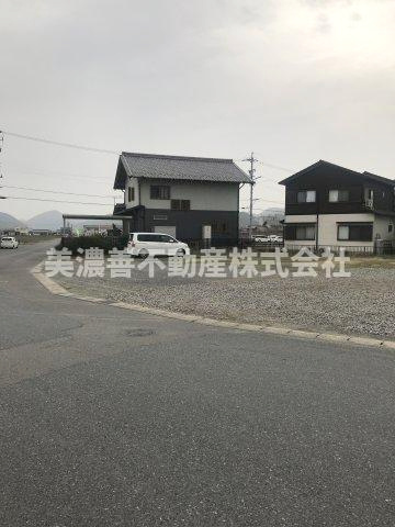 ５６５５５　関市側島土地の外観