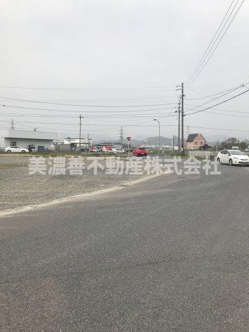 ５６５５５　関市側島土地の外観