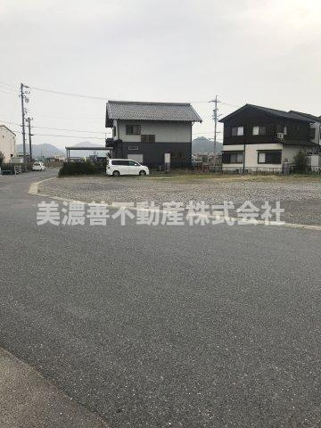 ５６５５５　関市側島土地の外観