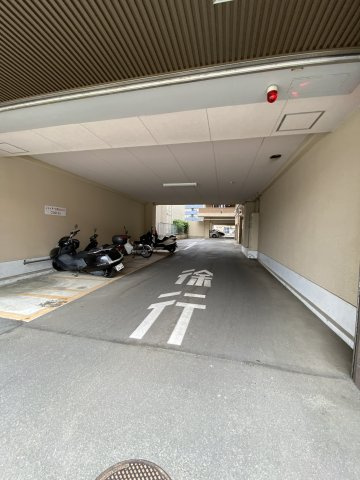 ロワールマンション大濠の駐車場