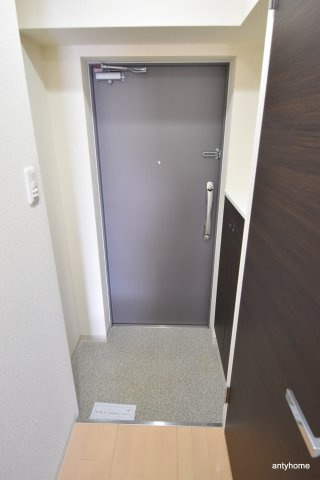 ルミネソレイユ江坂　仲介手数料無料の玄関
