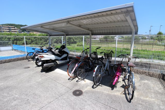 リバーサイド安藤の駐車場