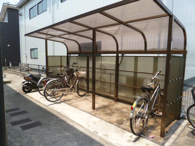 倉敷市西岡のアパートのその他共用部分|自転車置き場