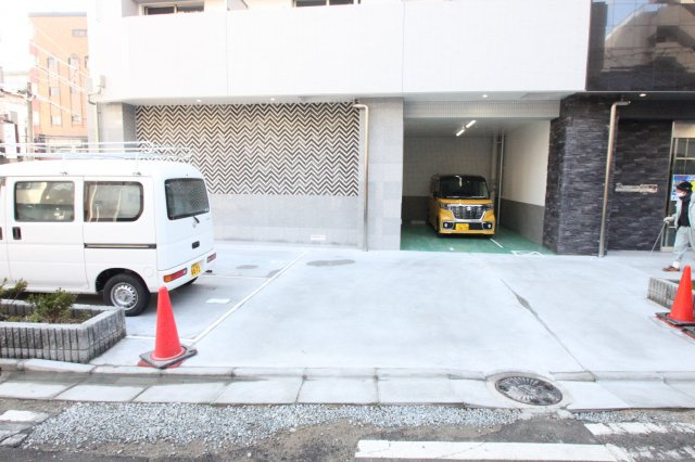 パラゴン布施駅前の駐車場