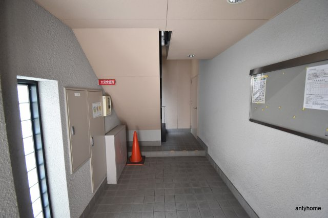 ラトゥール江坂のロビー