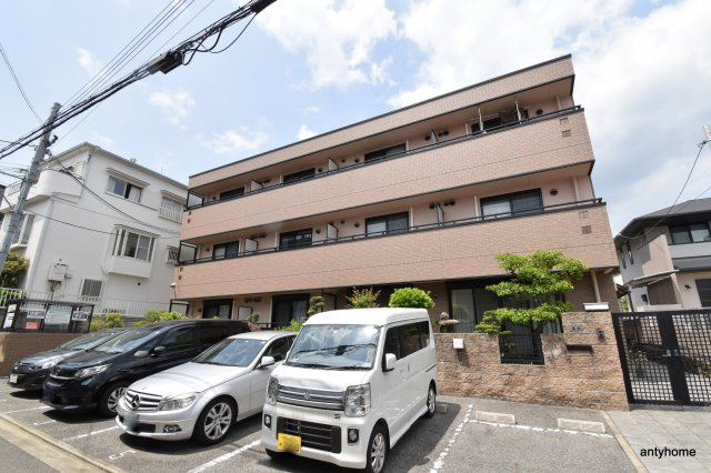 ラトゥール江坂の外観