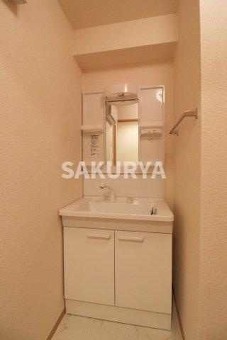 カサ ヴェール Ａ/Ｂの独立洗面台|現況と異なる場合がございます。