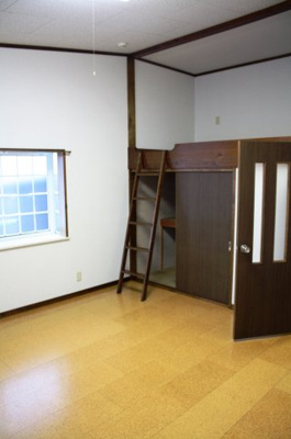 【洋室】 | シャトー原 | ※203号は中部屋の為、南側の窓はありません