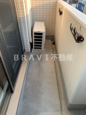 レジディア堺筋本町　BRAVI不動産のバルコニー|【プライムツリー内久宝寺】外からの目が気にならないバルコニーで洗濯物が干せます