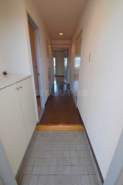 楽々園Nビルの玄関