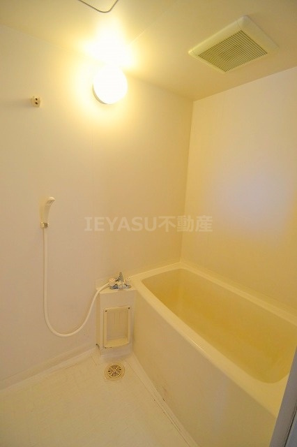 楽々園Nビルの浴室