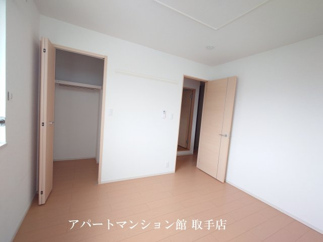 エレガント・ヒルズの洋室