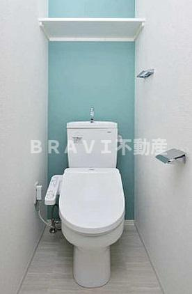アドバンス大阪城グロリア　BRAVI不動産のトイレ|【アドバンス大阪城グロリア】落ち着いた色調のトイレです