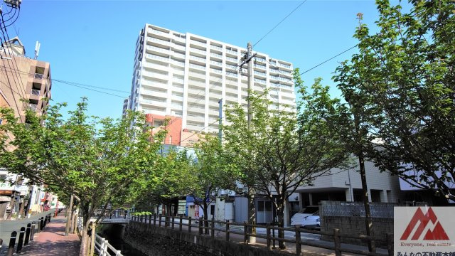 ライオンズ六ッ門サンリヤンタワーの外観