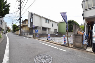 【前面道路含む現地写真】 | 現地見学や資料請求などお気軽にお問合わせ下さい。
周辺環境とあわせて現地ご案内致します。