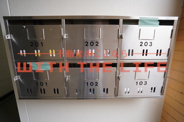 コーポレーヴ【キャッシュバック対象物件】のエントランス|ゆとりのあるエントランスです