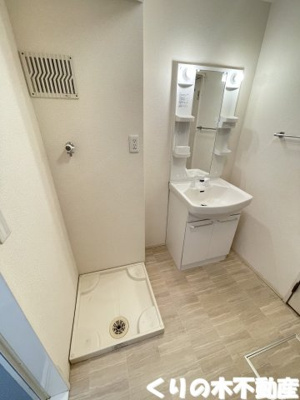 【洗面所】 | フォレストA棟 | 脱衣スペースもあります