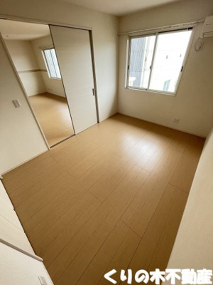 【寝室】 | フォレストA棟 | 落ち着いた色調の寝室です