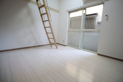 【居間・リビング】 | スリーウッド幕張 | 5帖の洋室です。