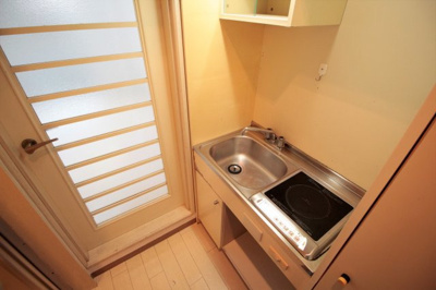 【キッチン】 | スリーウッド幕張 | コンパクトなミニキッチンです。