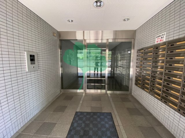 ラポート博多のエントランス