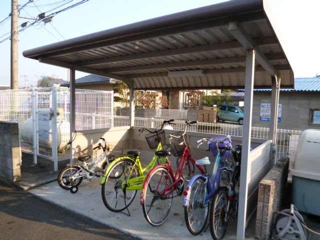 総社市西郡のアパートのその他共用部分|自転車置き場