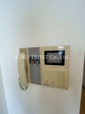 クレグラン北梅田のセキュリティ|モニター付きインターホンで安心