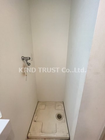 クレグラン北梅田の洗面所|使いやすいキッチンです