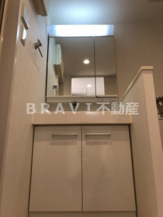 レジディア谷町　BRAVI不動産の独立洗面台|【レジディア谷町】独立洗面台で身支度をすべて済ませてしまいましょう