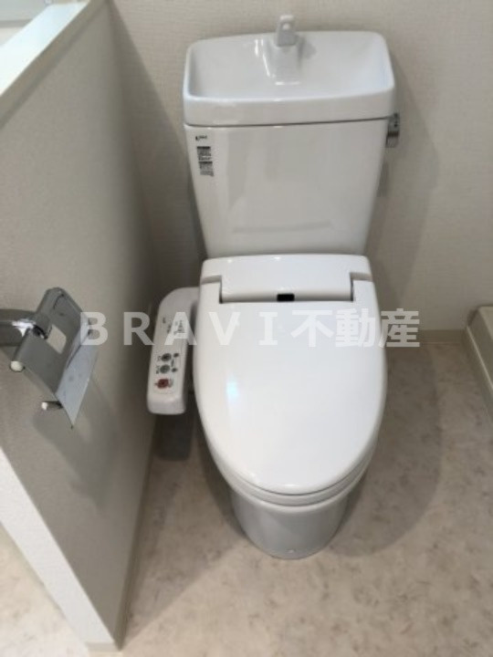 レジディア谷町　BRAVI不動産のトイレ|【レジディア谷町】シンプルで使いやすいトイレです