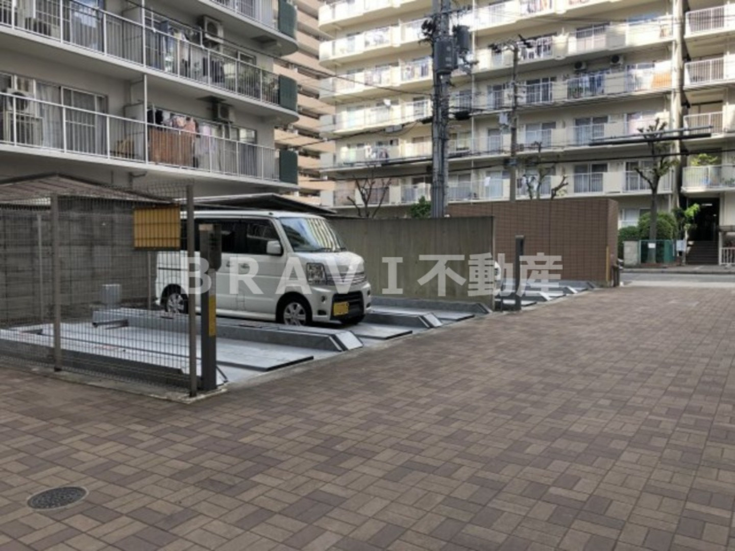 レジディア谷町　BRAVI不動産|【レジディア谷町】駐車場
