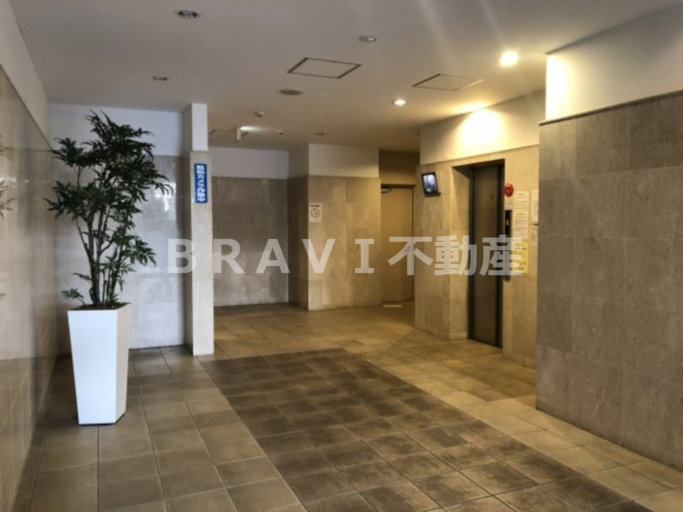 レジディア谷町　BRAVI不動産のロビー|【レジディア谷町】清潔なロビーです
