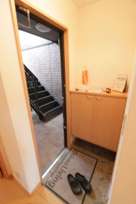 【玄関】 | イーストコート | 明るい玄関です