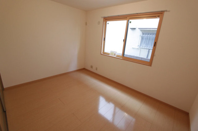 【寝室】 | イーストコート | スタンダードな洋室です