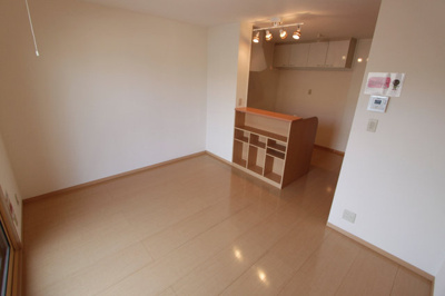 【居間・リビング】 | イーストコート | ゆったり過ごせる居間です