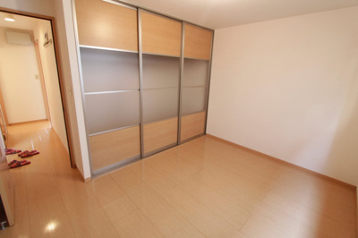 【洋室】 | イーストコート | スタンダードな洋室です