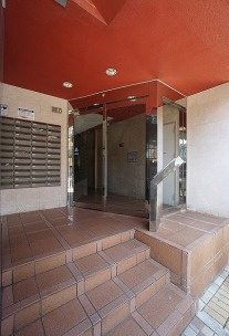 ピュアドーム大濠アクレームのエントランス|清潔なエントランスです