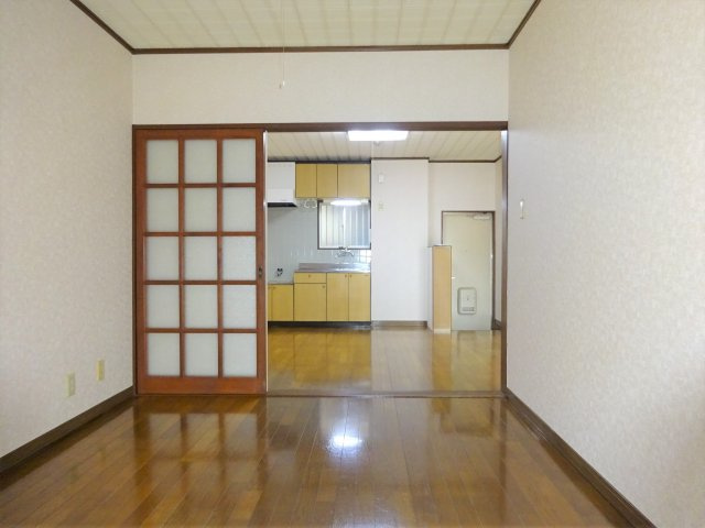 サンハイツの洋室